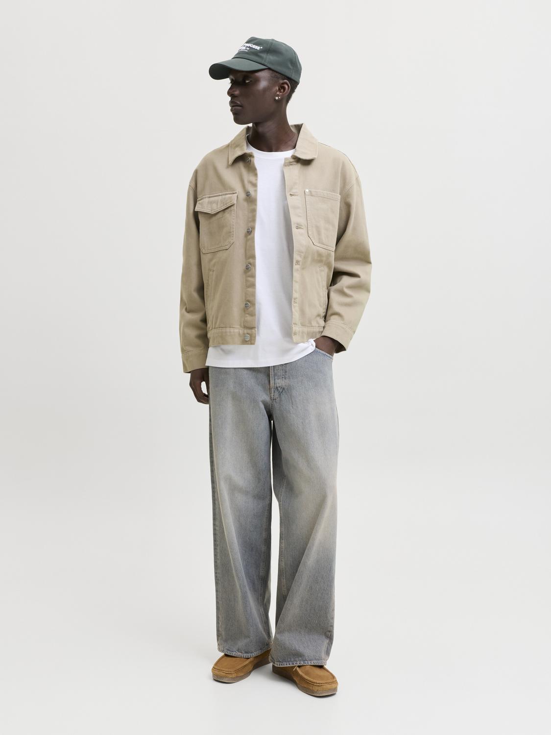 model_shot-front_full